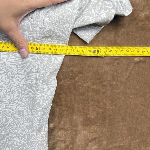 Lululemon Airing Easy Camp Collar Shirt Size S/M Short Sleeve Leopard White Crop - Picture 4 of 8